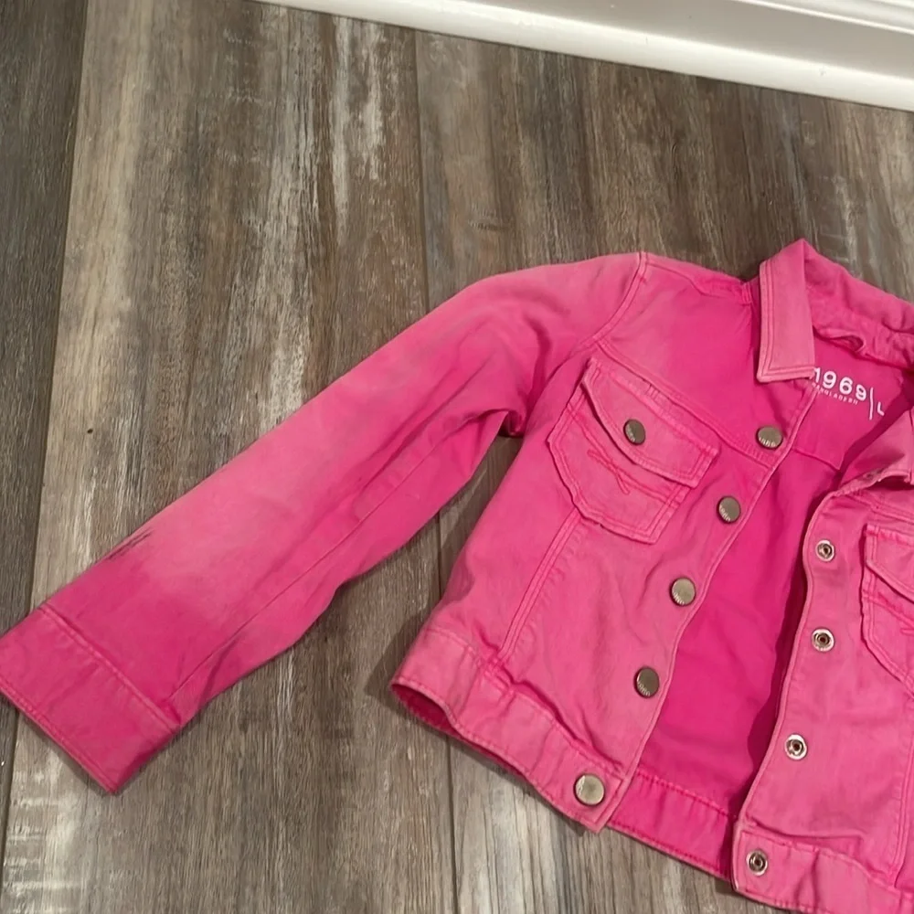 Gap ultra deep pink snap front denim jacket size large